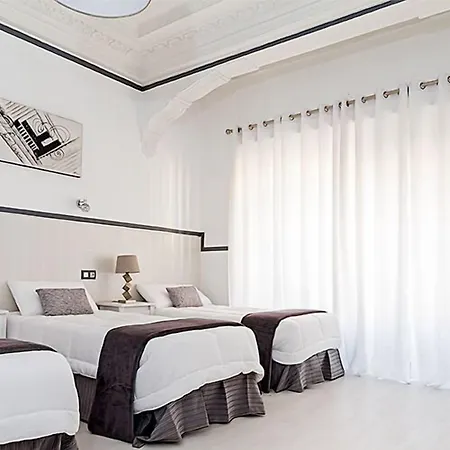 Gran Via 63 Rooms-3
